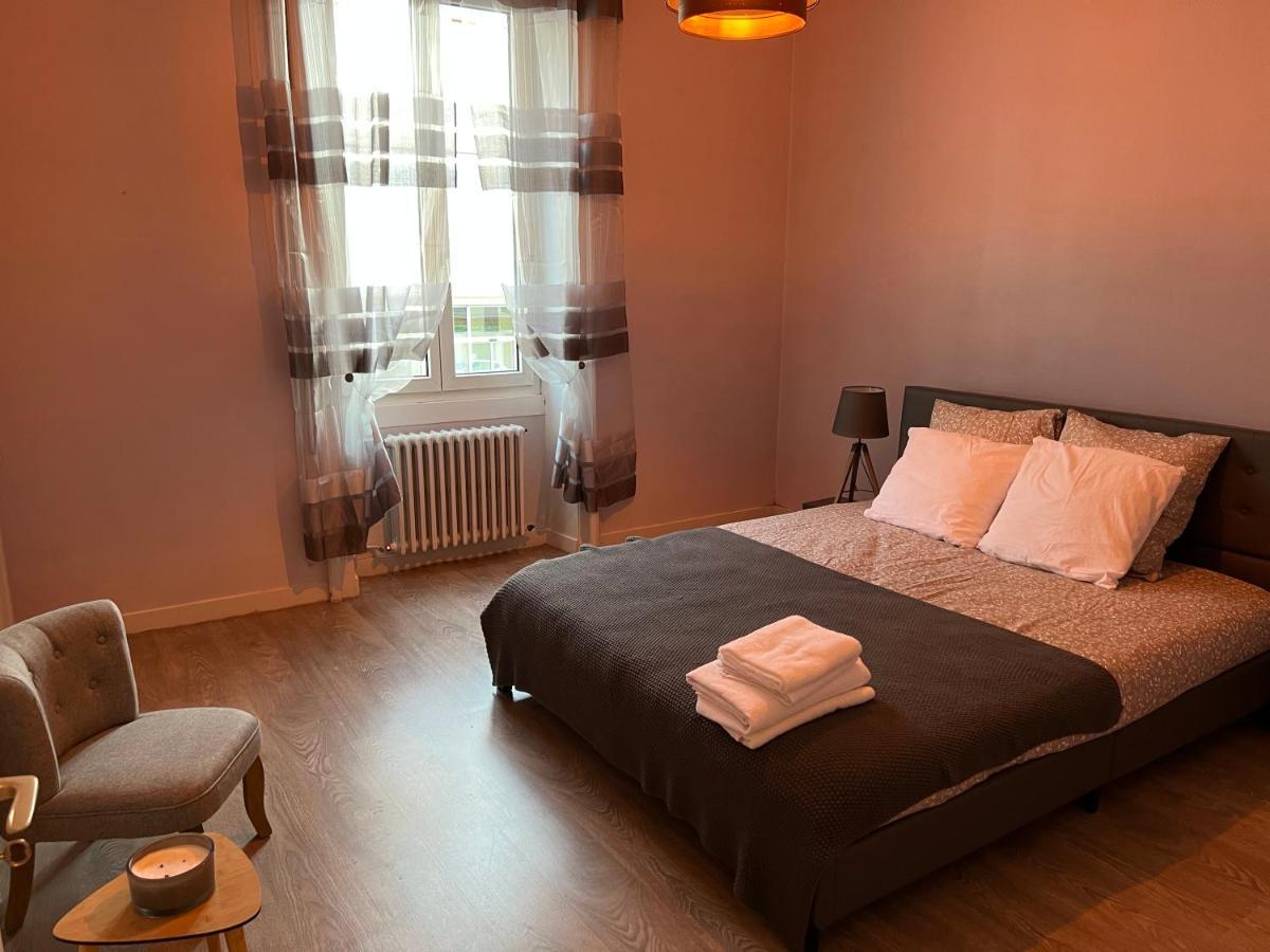 Appartement T4 70M2 - Meuble - Centre Ville - Proche Thermes Lons-le-Saunier Eksteriør bilde