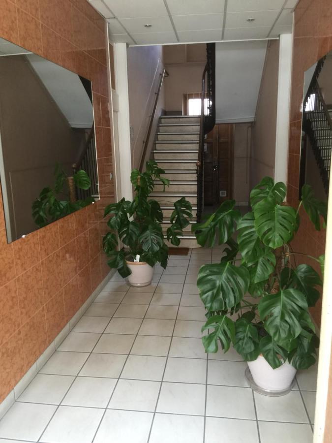 Appartement T4 70M2 - Meuble - Centre Ville - Proche Thermes Lons-le-Saunier Eksteriør bilde
