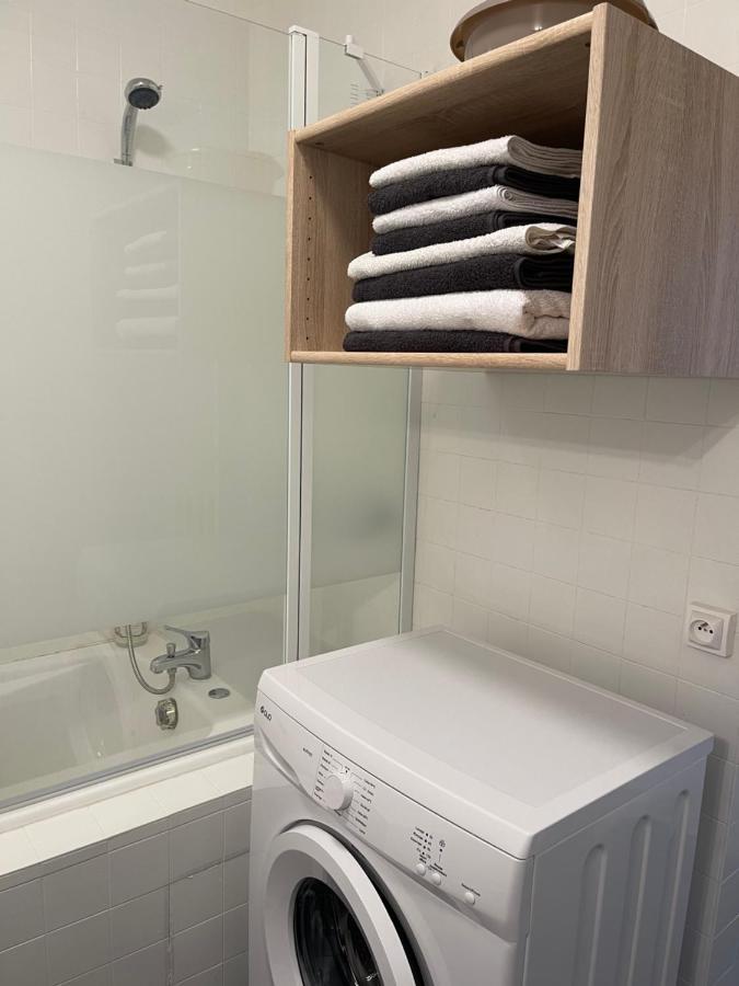 Appartement T4 70M2 - Meuble - Centre Ville - Proche Thermes Lons-le-Saunier Eksteriør bilde