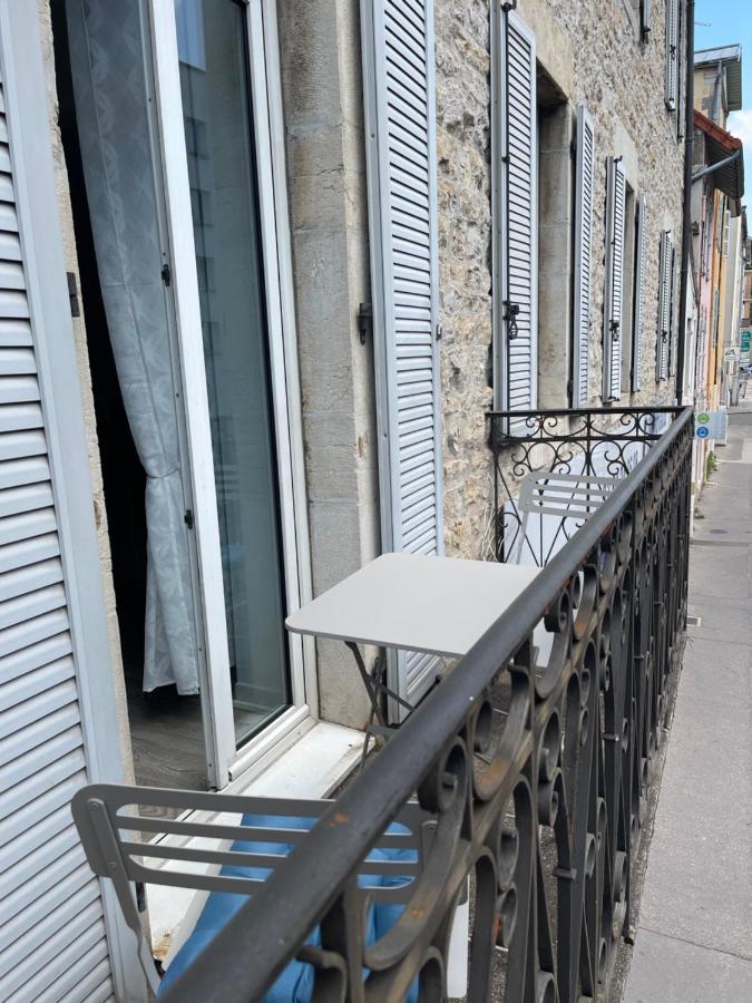 Appartement T4 70M2 - Meuble - Centre Ville - Proche Thermes Lons-le-Saunier Eksteriør bilde